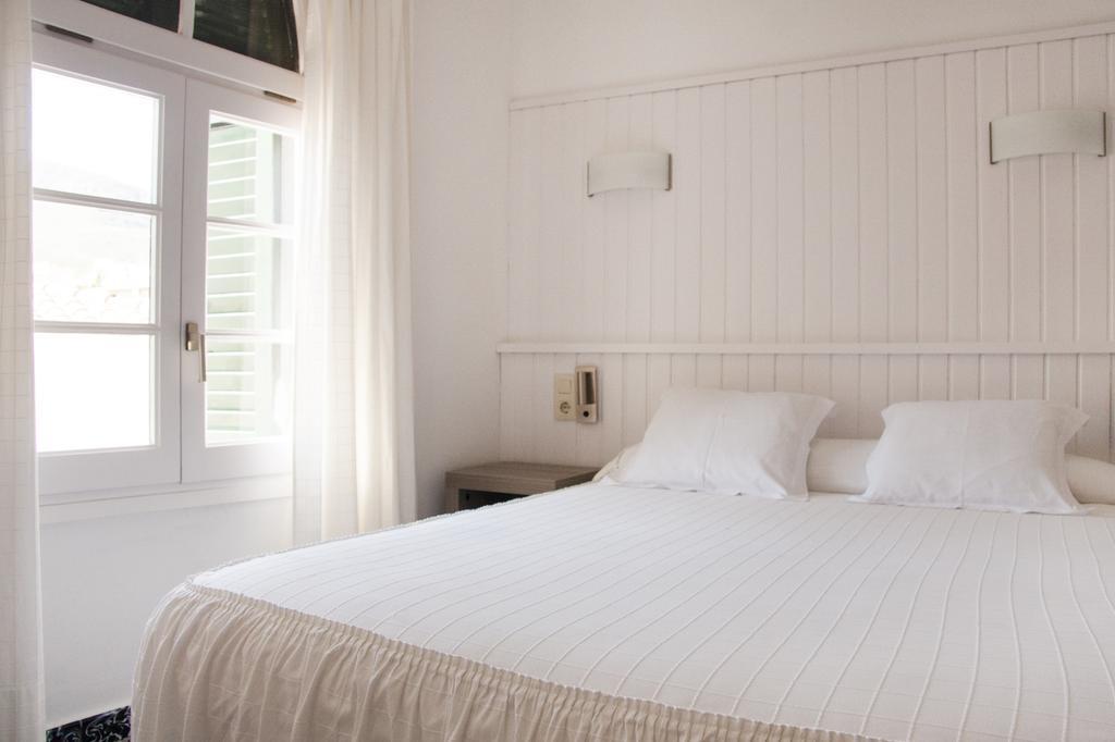 Hostal La Florida Llança Quarto foto